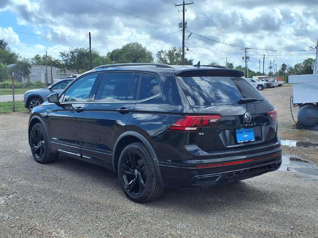 Used 2024 Volkswagen Tiguan SE R-Line FWD image 3