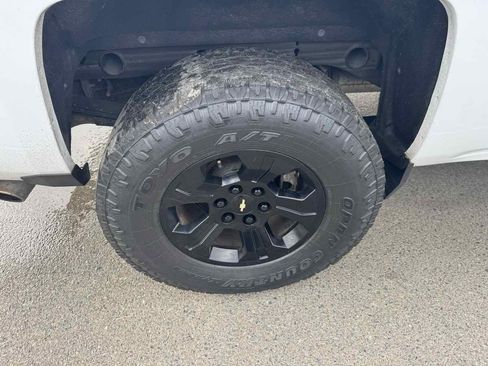 Used 2018 Chevrolet Silverado 1500 LT w/ All Star Edition image 43