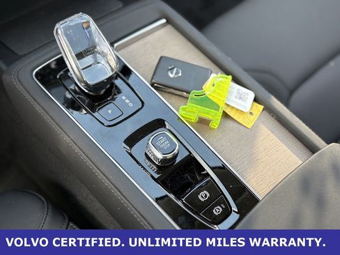 Certified 2025 Volvo XC90 B6 Plus image 20