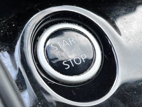 Used 2021 Nissan Kicks S FWD image 7