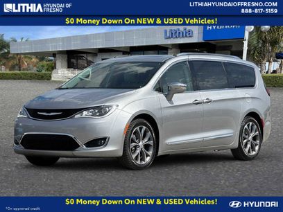 Used 2017 Chrysler Pacifica Limited w/ Tire & Wheel Group