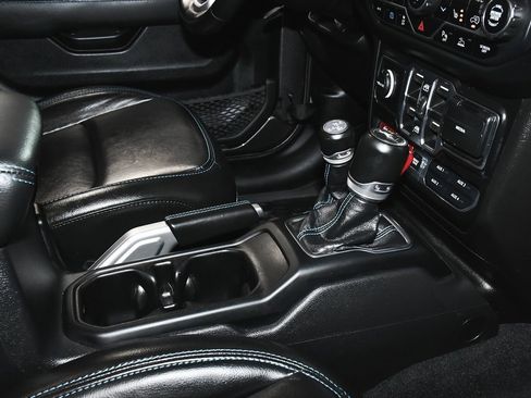 Used 2022 Jeep Wrangler Unlimited Rubicon 4xe w/ Cold Weather Group image 59