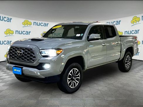 Used 2023 Toyota Tacoma TRD Sport w/ Technology Package image 3
