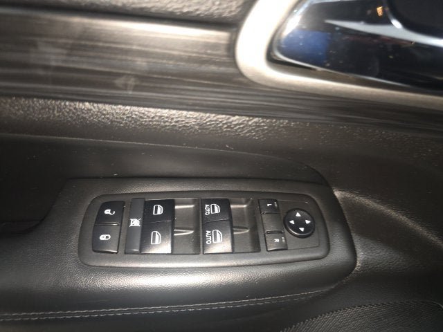 Used 2019 Jeep Grand Cherokee Altitude AWD/4WD image 19