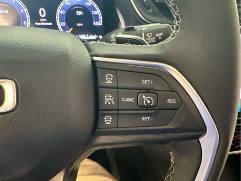 Used 2024 Jeep Grand Cherokee Altitude image 37