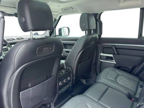 Used 2022 Land Rover Defender 110 SE image 40