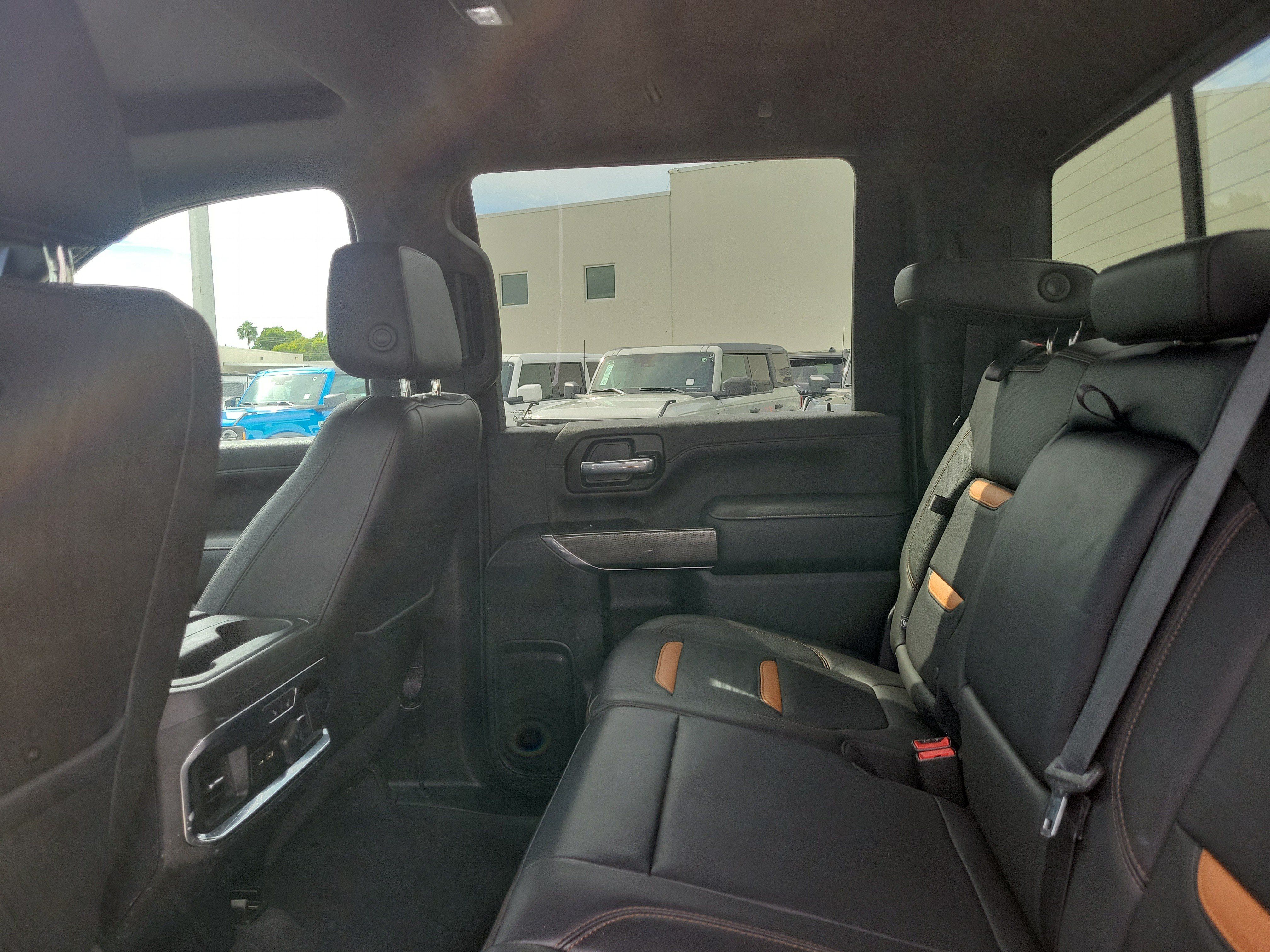 Used 2020 GMC Sierra 3500 AT4 w/ AT4 Premium Package AWD/4WD image 17