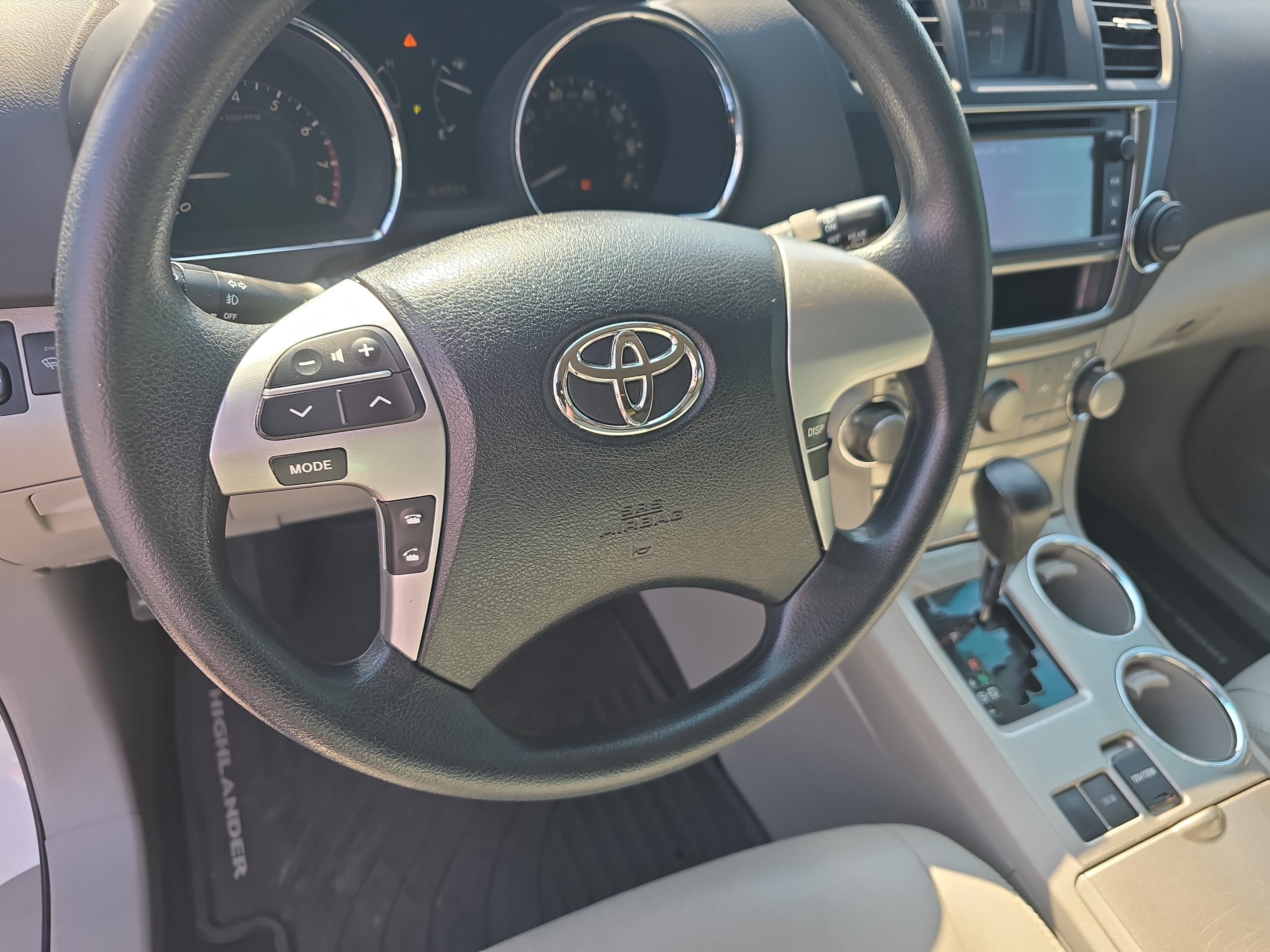 Used 2013 Toyota Highlander Plus FWD image 16