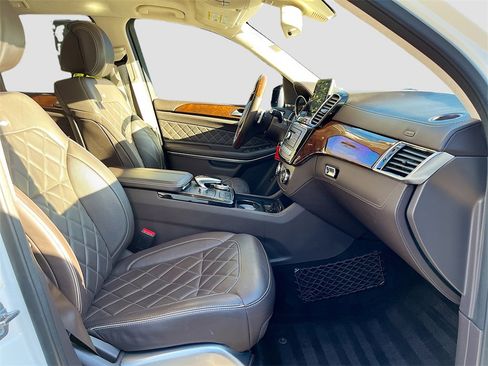 Used 2019 Mercedes-Benz GLS 550 4MATIC image 28