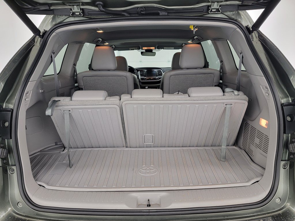 Used 2018 Toyota Highlander XLE AWD/4WD image 32