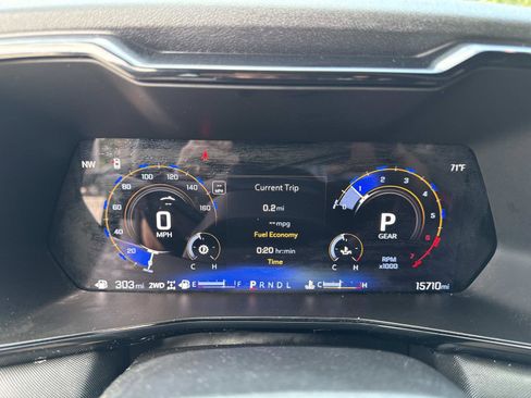 Used 2025 Chevrolet Colorado Z71 w/ Technology Package image 30