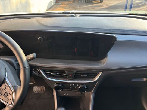 Used 2025 Buick Encore GX Preferred image 18