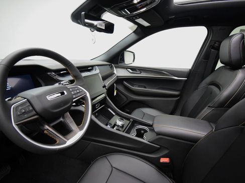 New 2026 Jeep Grand Cherokee L Limited AWD/4WD image 36