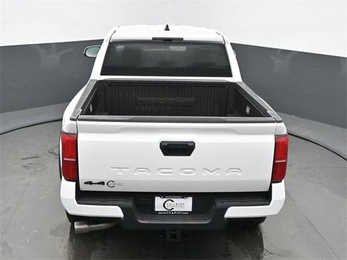 Used 2025 Toyota Tacoma TRD Sport image 42