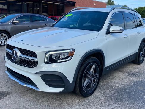 Used 2021 Mercedes-Benz GLB 250 4MATIC image 4