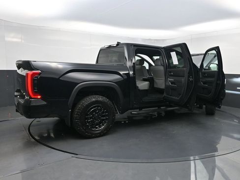Used 2025 Toyota Tundra SR5 w/ SR5 Premium Package AWD/4WD image 40