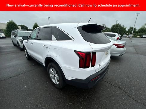 Used 2023 Kia Sorento LX AWD/4WD image 10