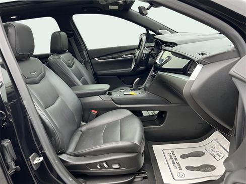 Used 2022 Cadillac XT6 Sport image 15