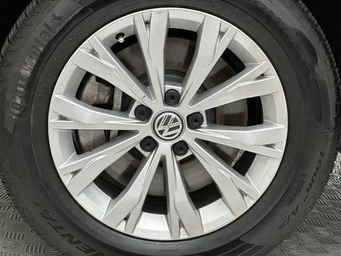Used 2018 Volkswagen Tiguan SE AWD/4WD image 10