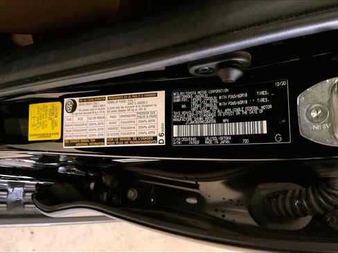 Used 2021 Lexus GX 460 Premium w/ Premium Package image 33