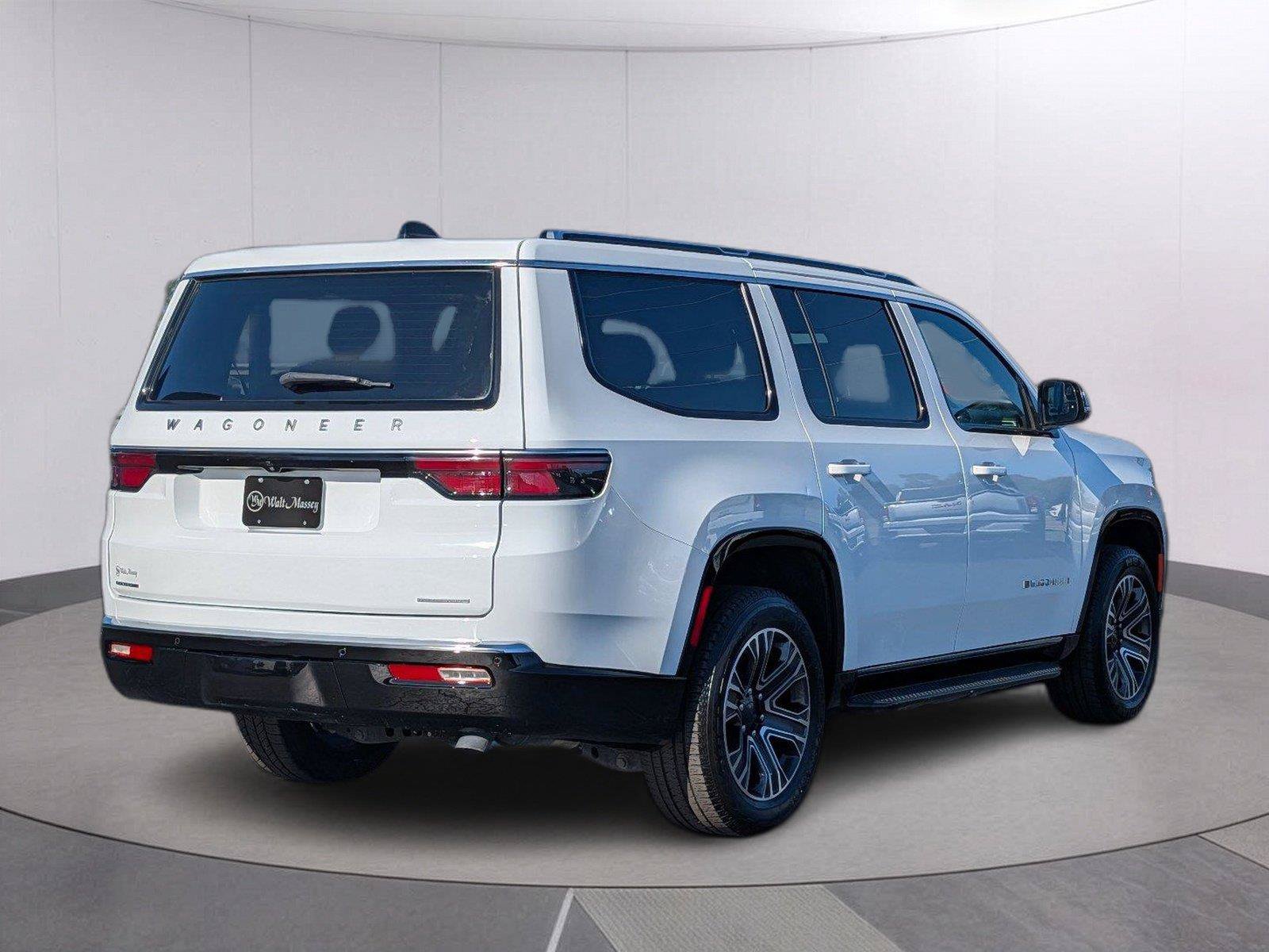 Used 2025 Jeep Wagoneer Series II AWD/4WD image 6