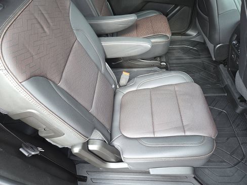 Certified 2023 Chevrolet Traverse High Country w/ LPO, Floor Liner Package image 21