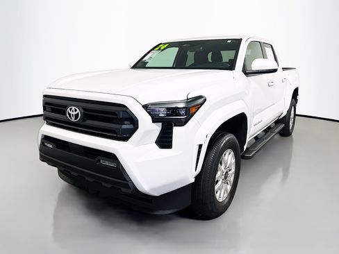 Used 2024 Toyota Tacoma SR5 image 9