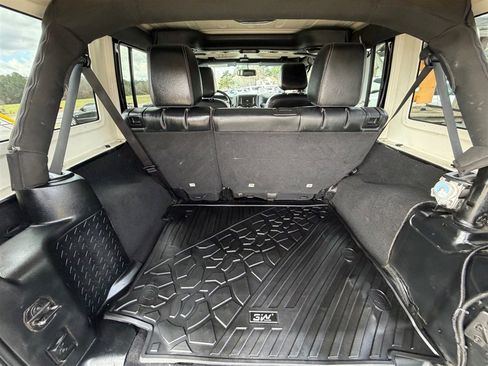 Used 2014 Jeep Wrangler Unlimited Sahara w/ Connectivity Group image 17