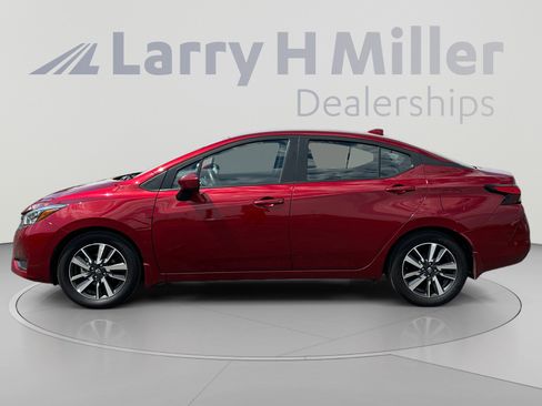 Used 2025 Nissan Versa SV w/ Trunk Package FWD image 2