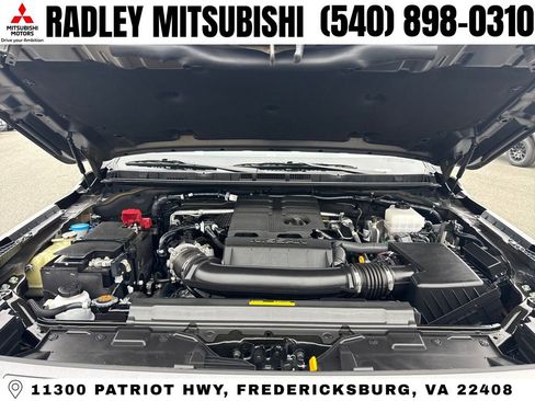 Used 2025 Nissan Frontier SV AWD/4WD image 15