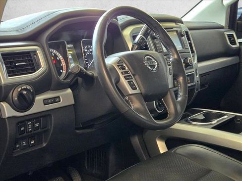 Used 2018 Nissan Titan PRO-4X AWD/4WD image 9