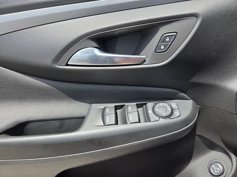Used 2025 Buick Envista Preferred w/ Convenience I Package FWD image 21