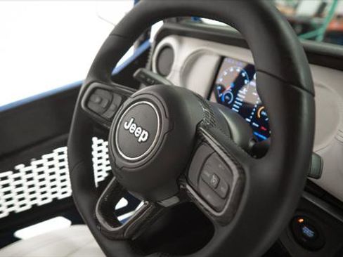 Used 2021 Jeep Gladiator Sport image 18