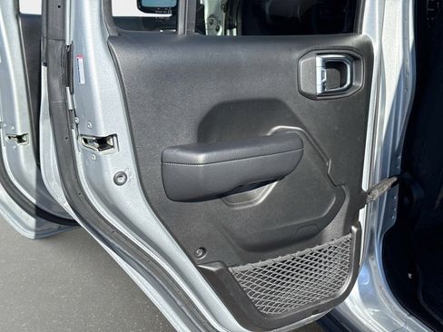 Certified 2023 Jeep Gladiator Sport image 13