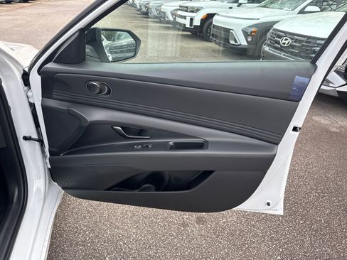 New 2026 Hyundai Elantra SEL Sport Premium FWD image 15