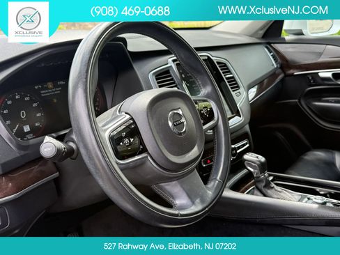 Used 2019 Volvo XC90 T5 Momentum w/ Multimedia Package AWD/4WD image 9