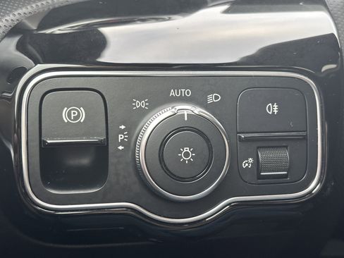 Used 2022 Mercedes-Benz A 220 4MATIC image 29