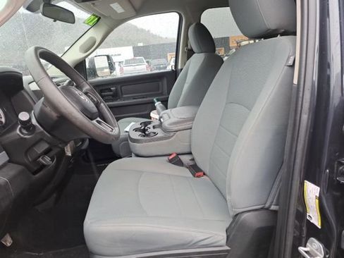 Used 2018 RAM 2500 Tradesman w/ Chrome Appearance Group image 9