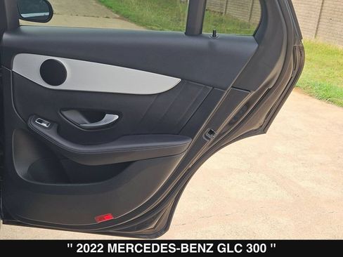 Used 2022 Mercedes-Benz GLC 300 4MATIC image 27