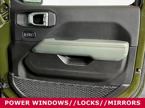 Used 2024 Jeep Gladiator Mojave AWD/4WD image 24