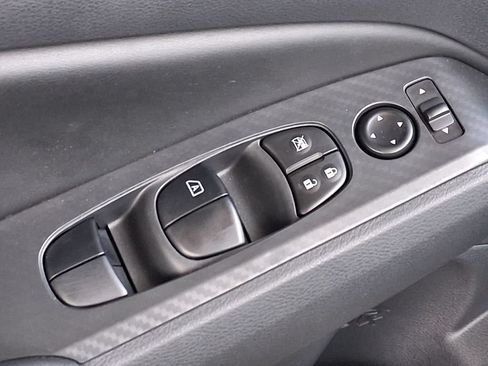 Used 2025 Nissan Altima 2.5 S FWD image 17