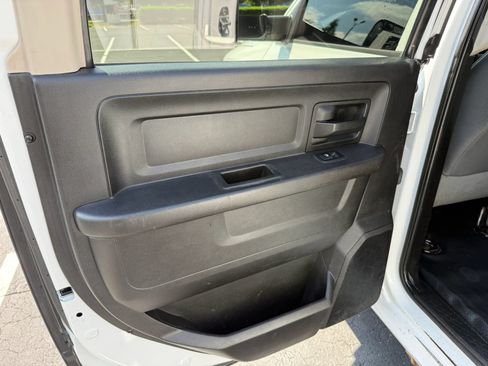 Used 2018 RAM 3500 Tradesman w/ Chrome Appearance Group AWD/4WD image 17