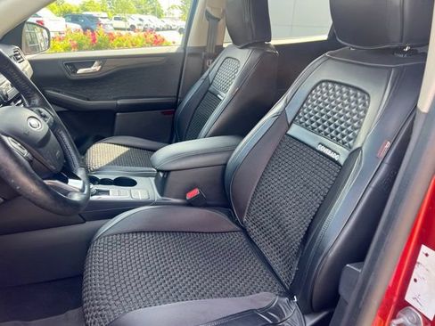 Used 2020 Ford Escape Titanium AWD/4WD image 24