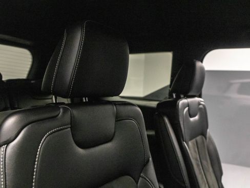 Used 2024 Jeep Grand Cherokee L Laredo image 36