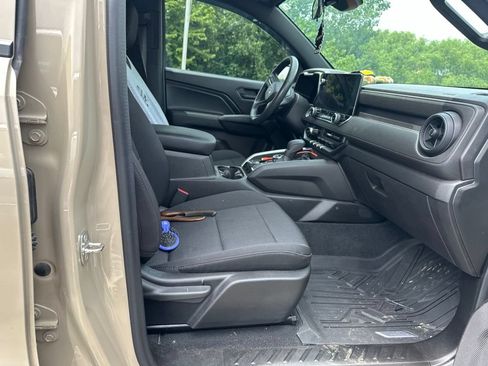Used 2023 Chevrolet Colorado Trail Boss AWD/4WD image 6