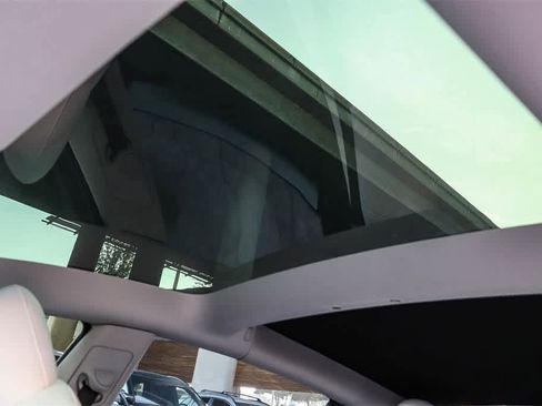 Used 2022 Tesla Model 3 Long Range image 26