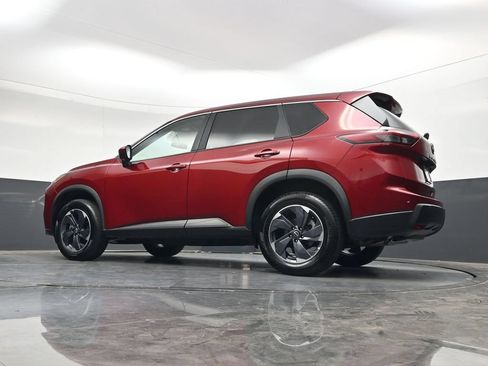 Used 2025 Nissan Rogue SV FWD image 36
