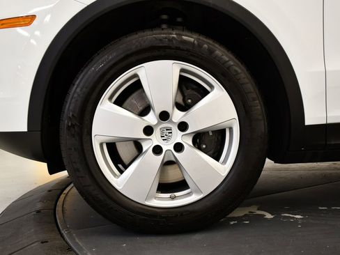 Used 2023 Porsche Cayenne image 15