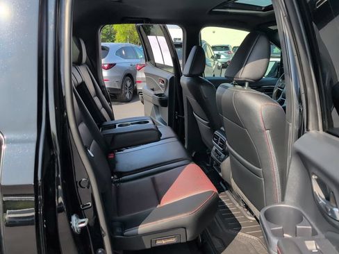 Used 2025 Honda Ridgeline Black Edition image 45