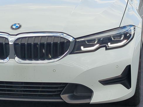 Certified 2022 BMW 330i xDrive Sedan w/ Premium Package 2 AWD/4WD image 6